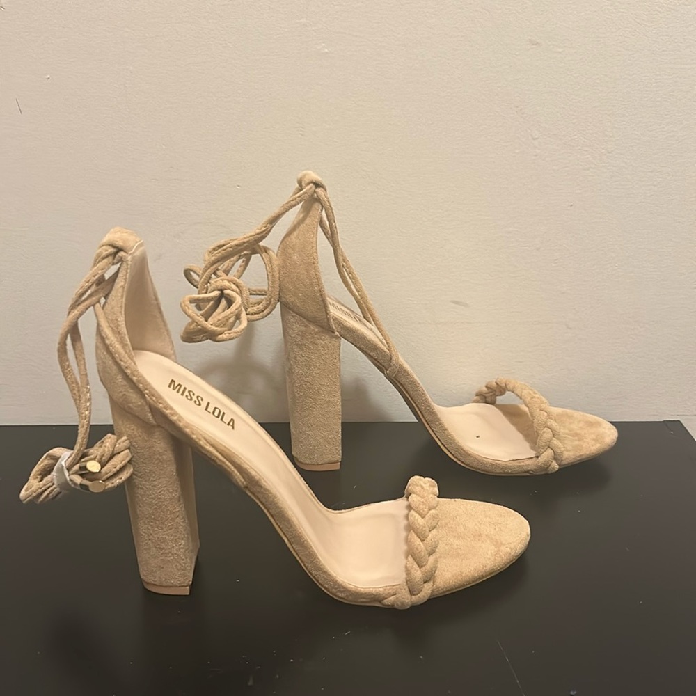 BRAND NEW STRAPPY HEELS